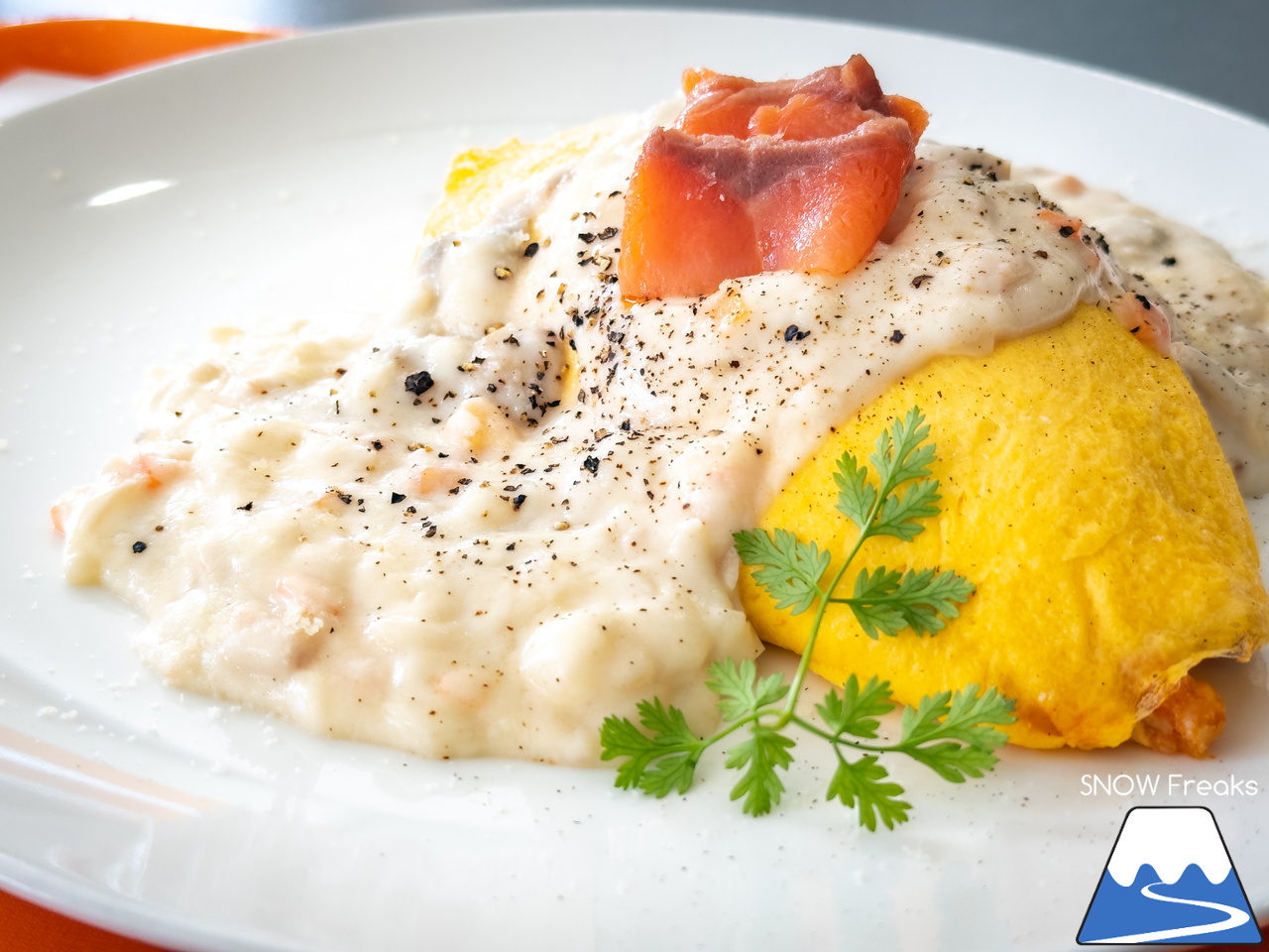 札幌国際スキー場｜さすが『KOKUSAI』！春シーズンも安泰の豊富な積雪で、まだまだ余裕で全面滑走可能です(^^)v